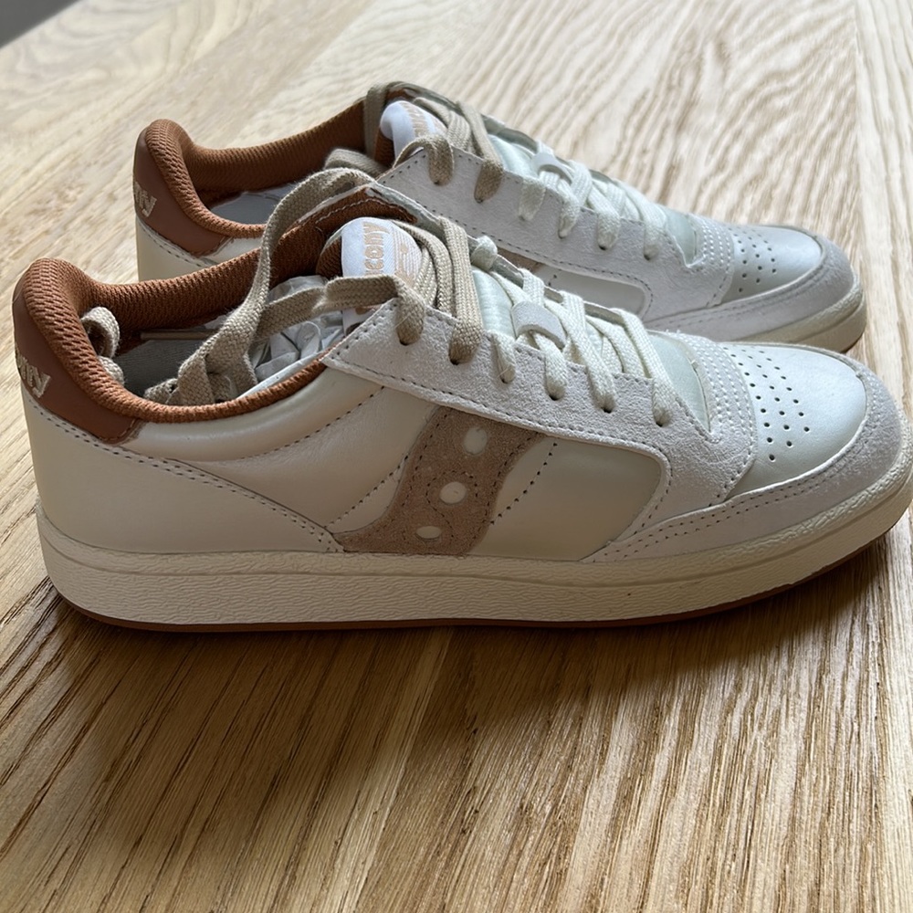Brand new Saucony Jazz Court sneaker